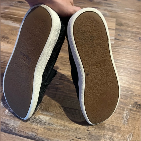 Ugg Sneakers - Size 6.5 - Picture 5 of 5